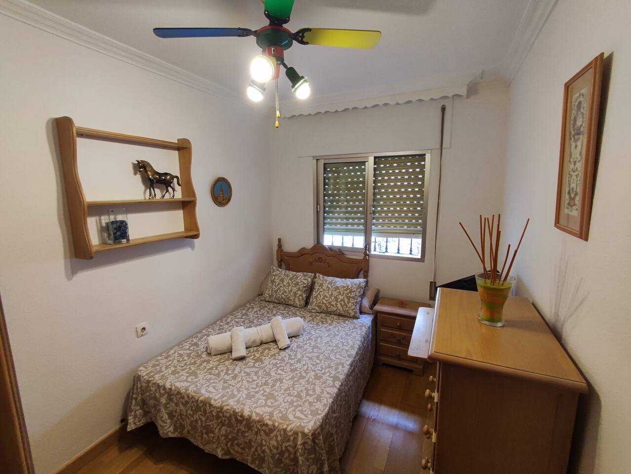 Habitación Doble Tranquila a 5 Min del Metro + Desayuno Incluido