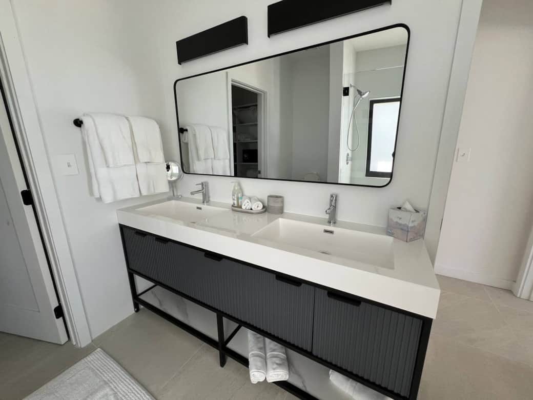 En-suite Bathroom 1