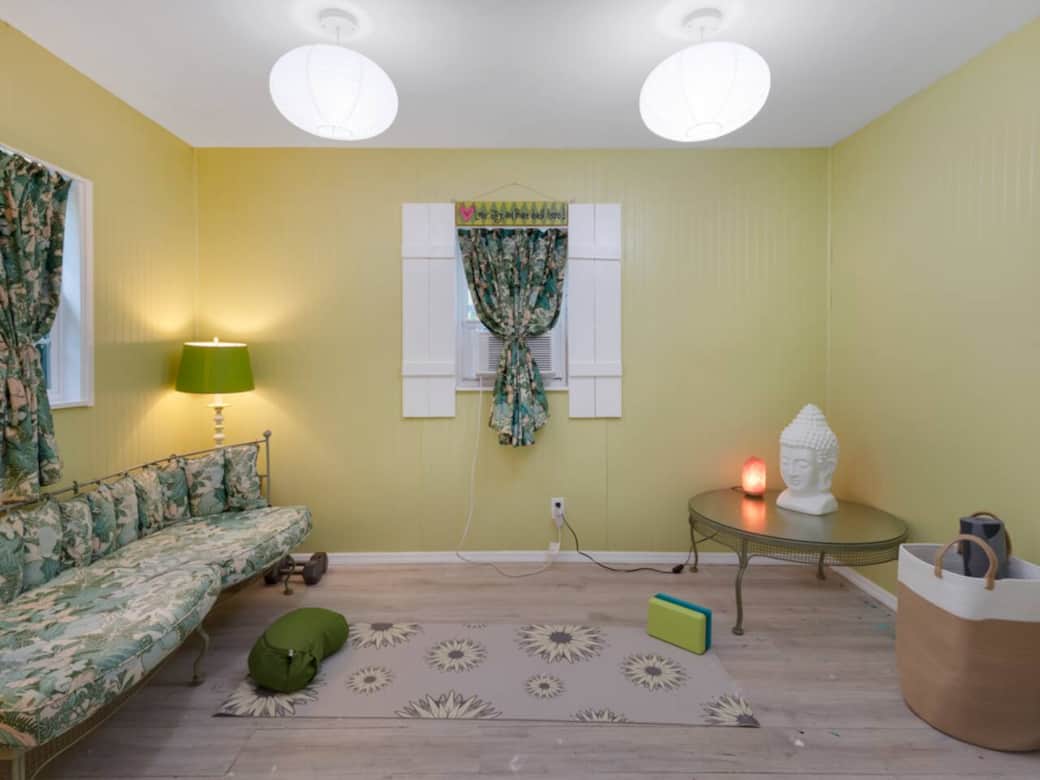 ZEN COTTAGE Perfect for reflection and relaxation. This is separate from the home.