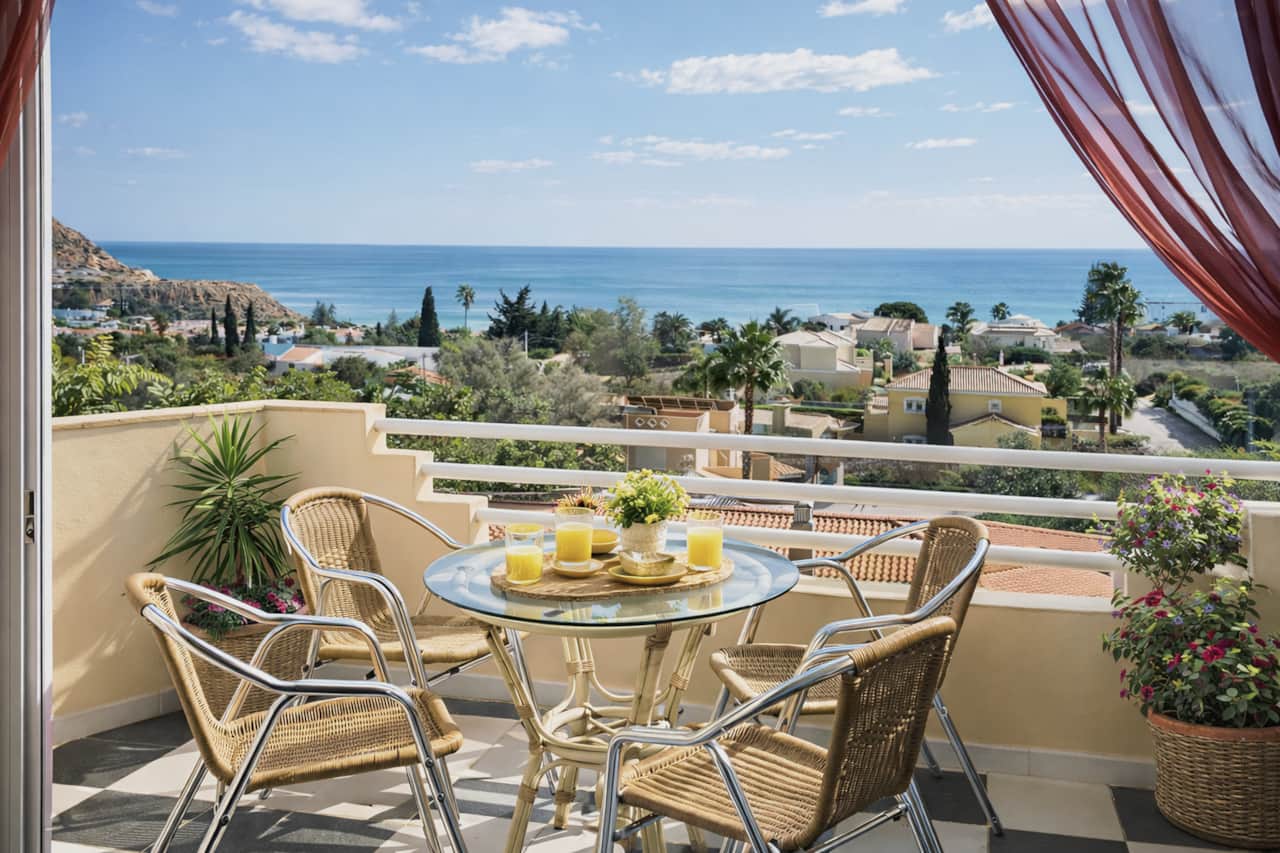 Sea-view terrace with table for four