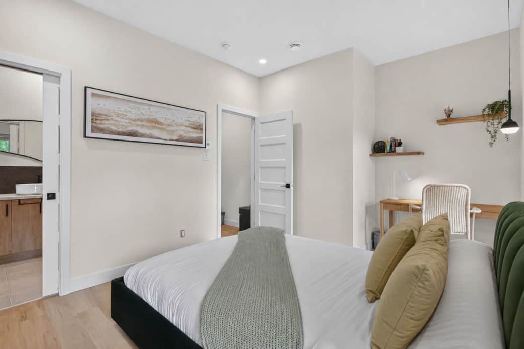 Queen bedroom