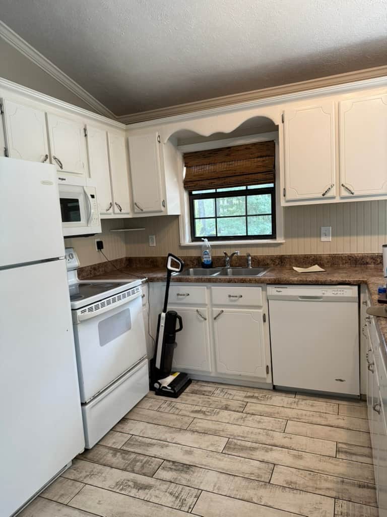 Kitchen (before renovations)