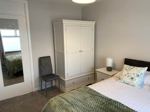 Room 7 (1)