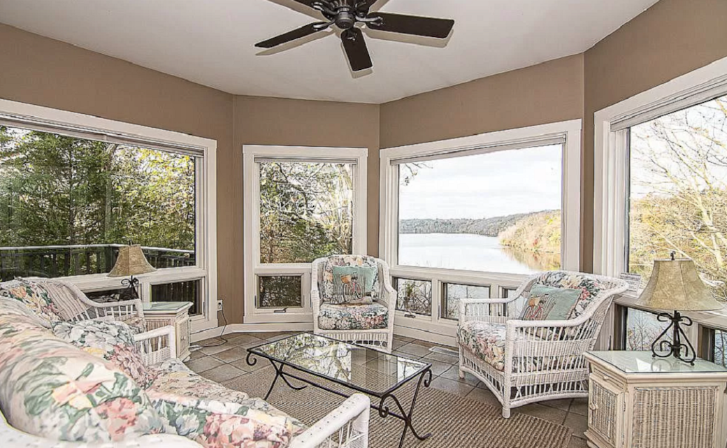 Sitting area with Lake View Sitting area with Lake View