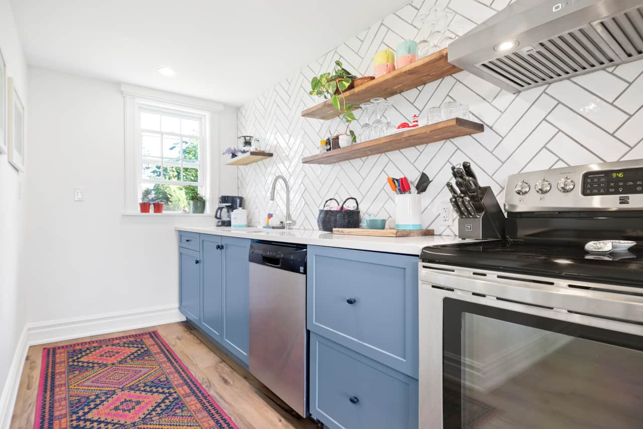 Who cooks seafood by the sea shore? You do!
