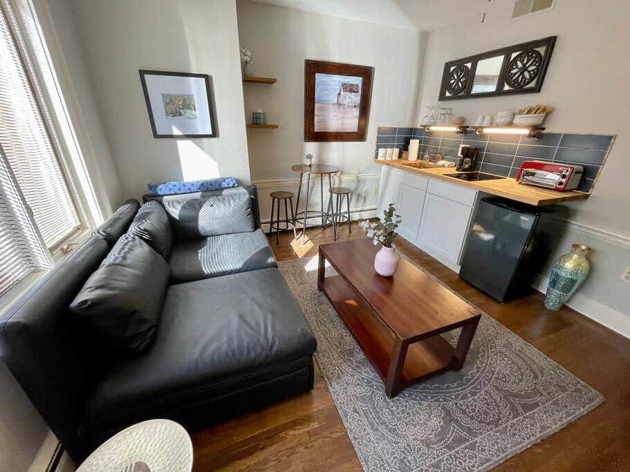 1 bedroom apartment overlooking downtown Lancaster 