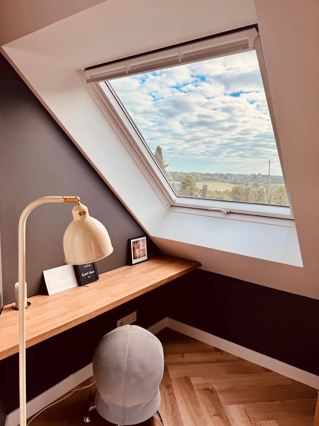 Ruhe und Ausblick zum Arbeiten und Konzentrieren. 