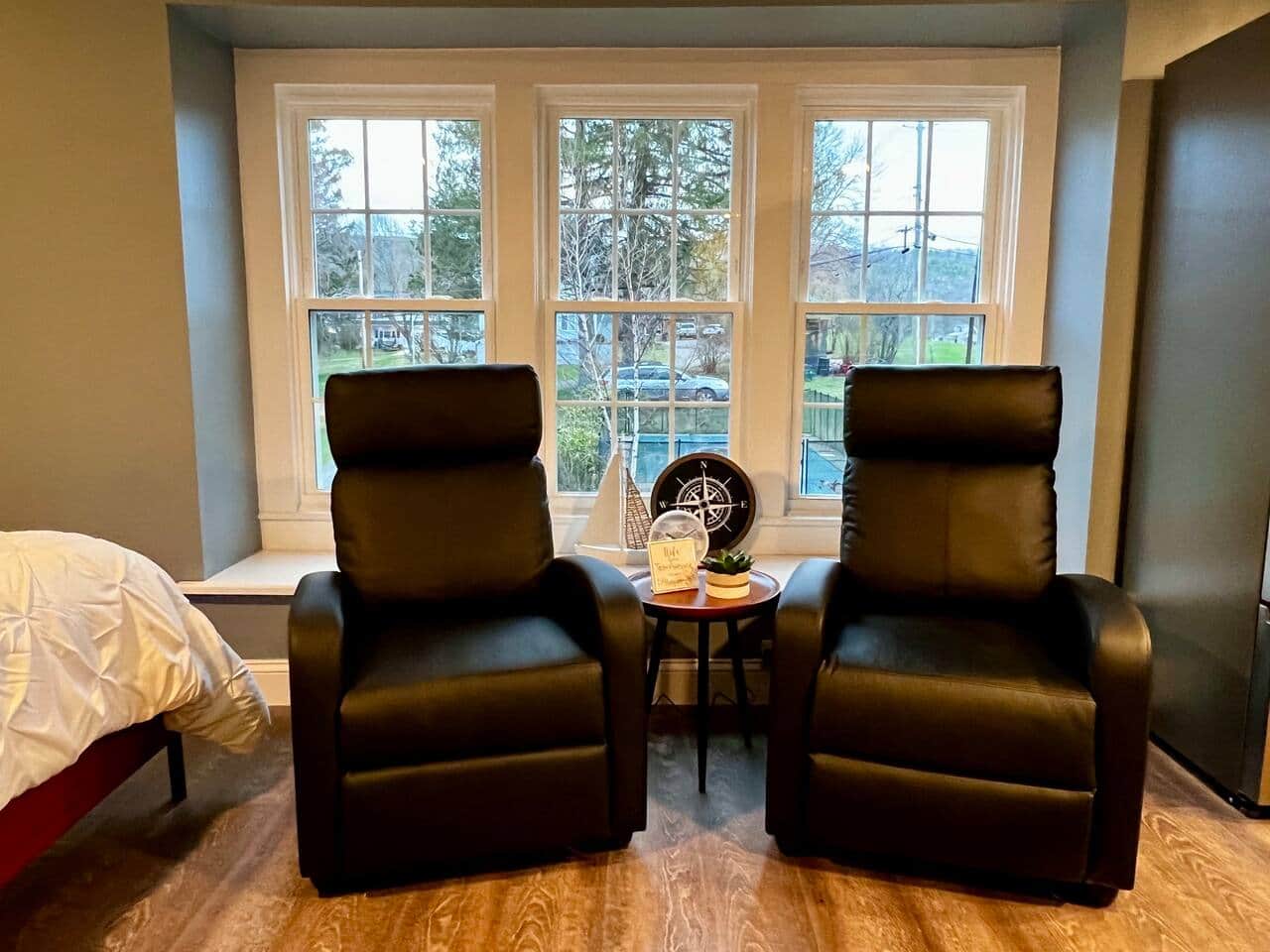 Reclining massage chairs