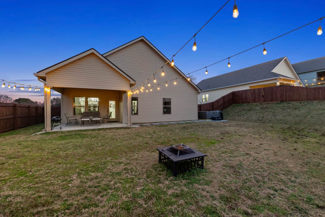 🏡Nature🏡 6 Person Hot Tub & Fire Pit & String Lights
