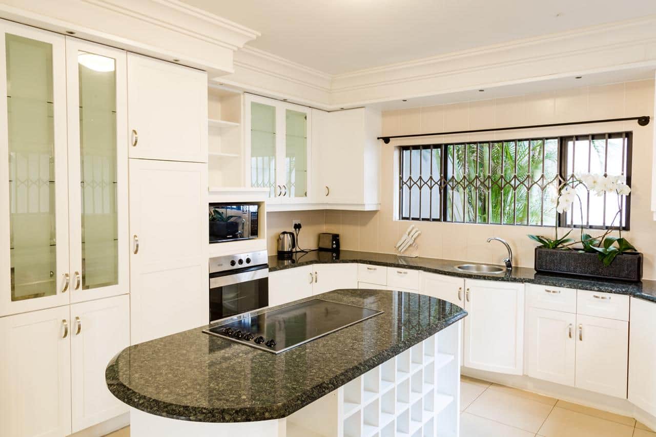 Full Kitchen Full Kitchen
