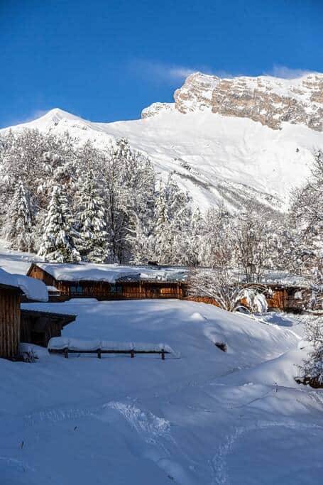 Gîte situé aux pieds du massif de la Tournette Gîte situé aux pieds du massif de la Tournette