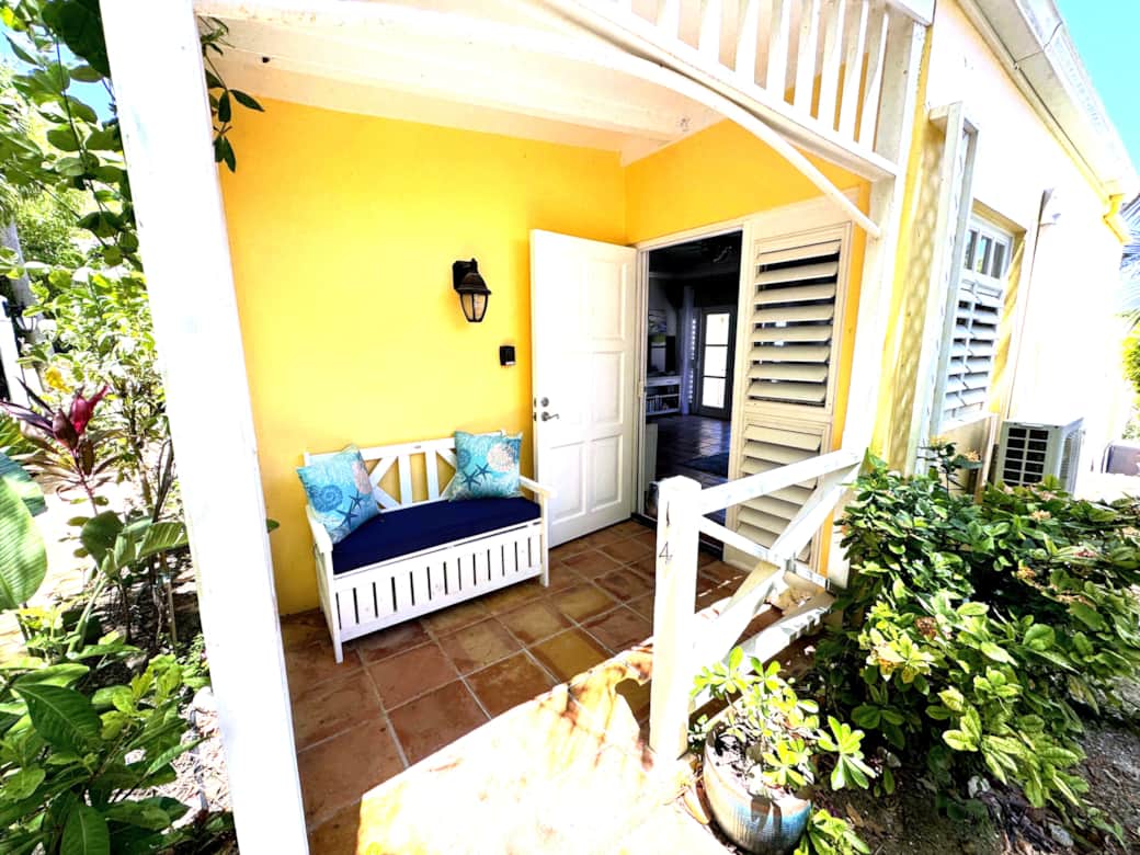 Inviting entry patio