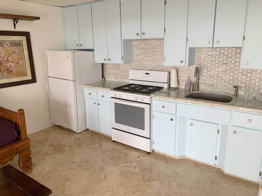 Full kitchen
