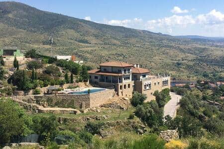 Casa con gran piscina y vistas "Alma del Castañar"