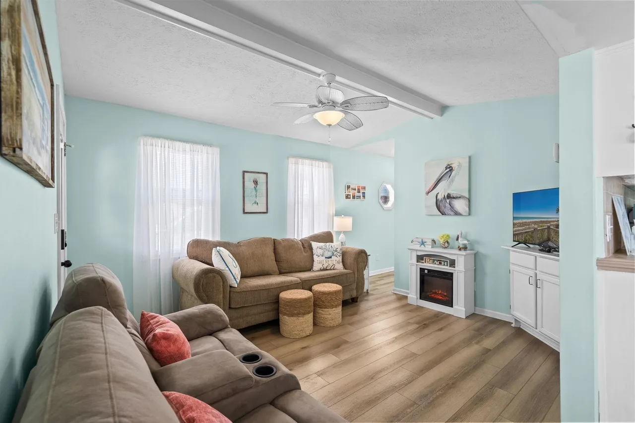 1121 Living Room 