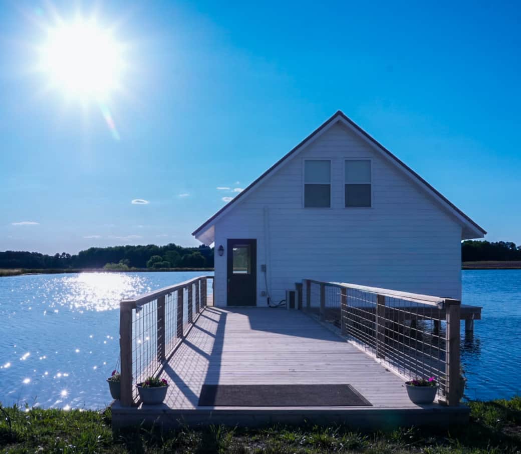 Lakehouse Cabin