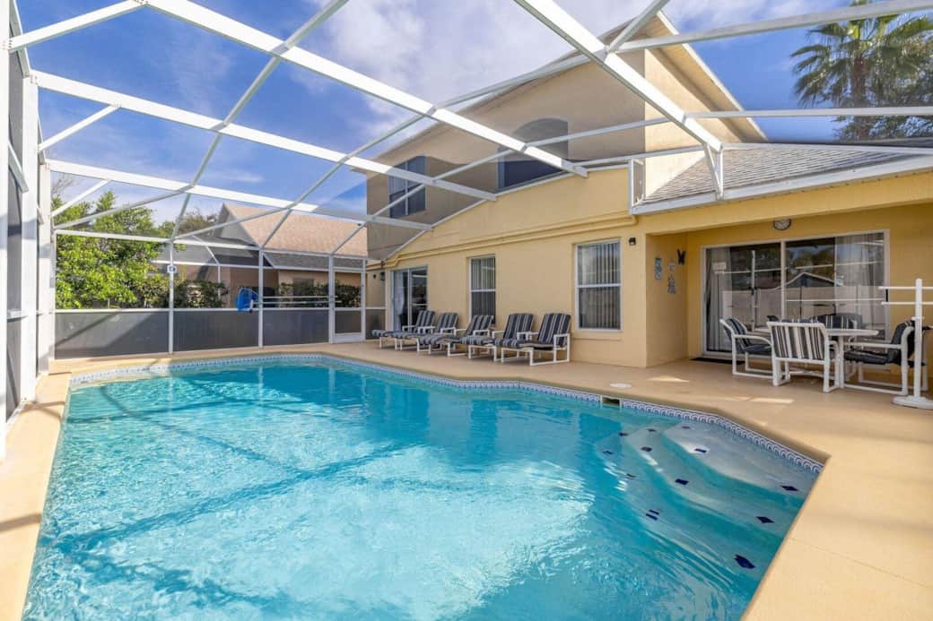 02 Pool Deck 02 Pool Deck