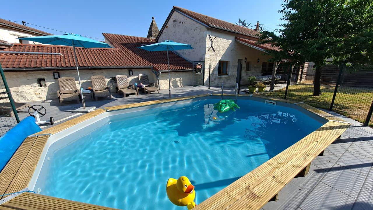 Piscine chauffée sécurisée gîtes de charme Angulus Ridet