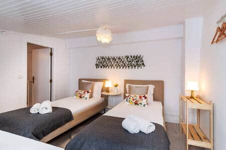 2 single beds - 2