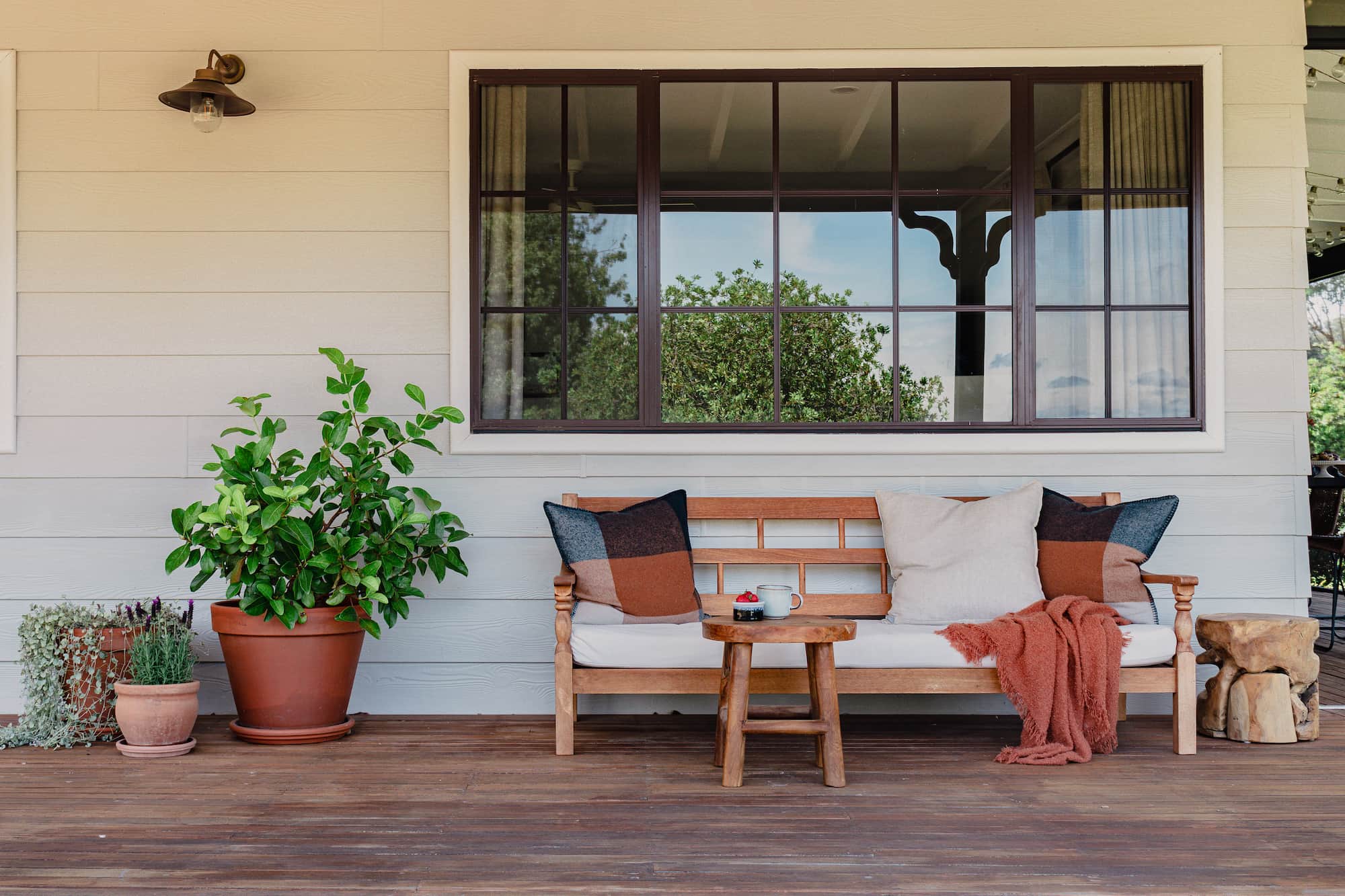 Outdoor lounge