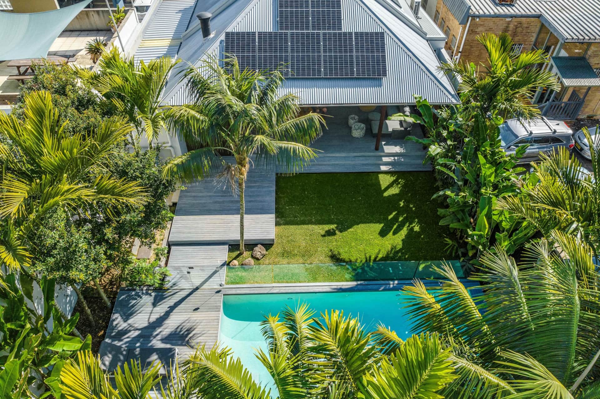 beachside accommodation byron bay Image