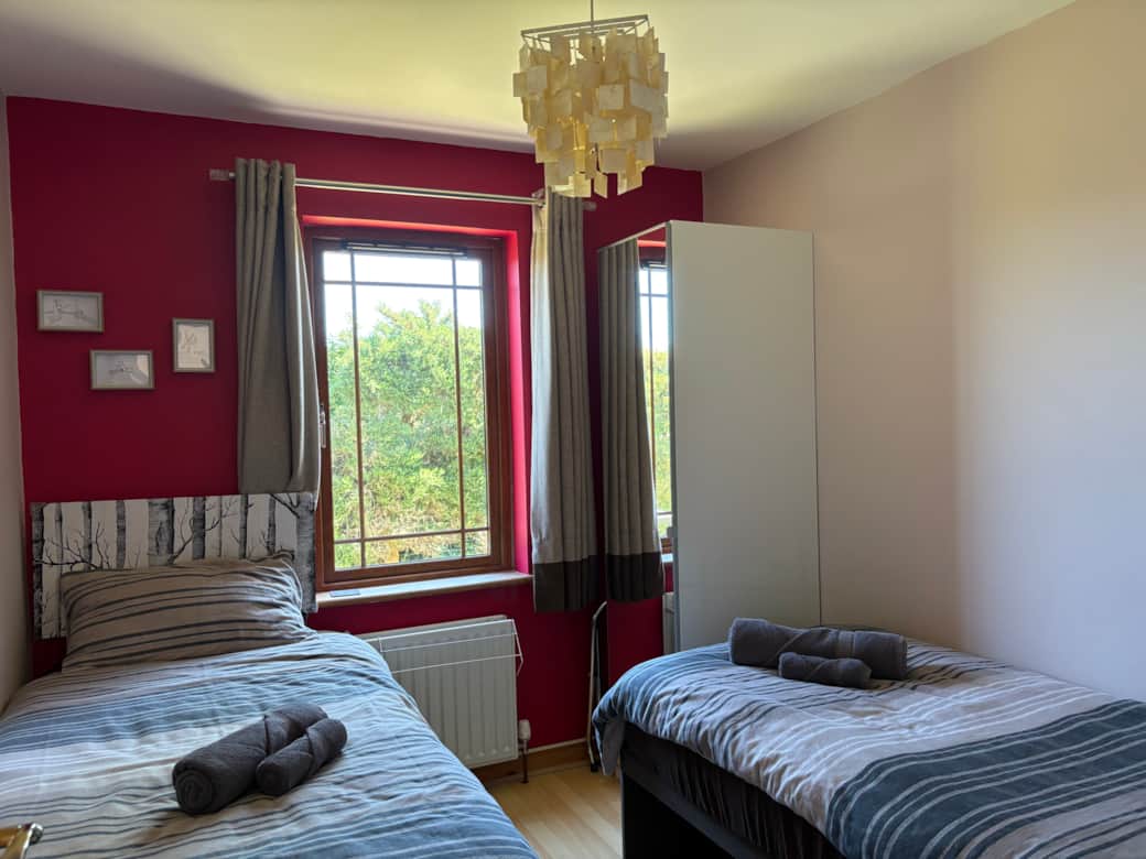 Second Bedroom set up with twin beds 2