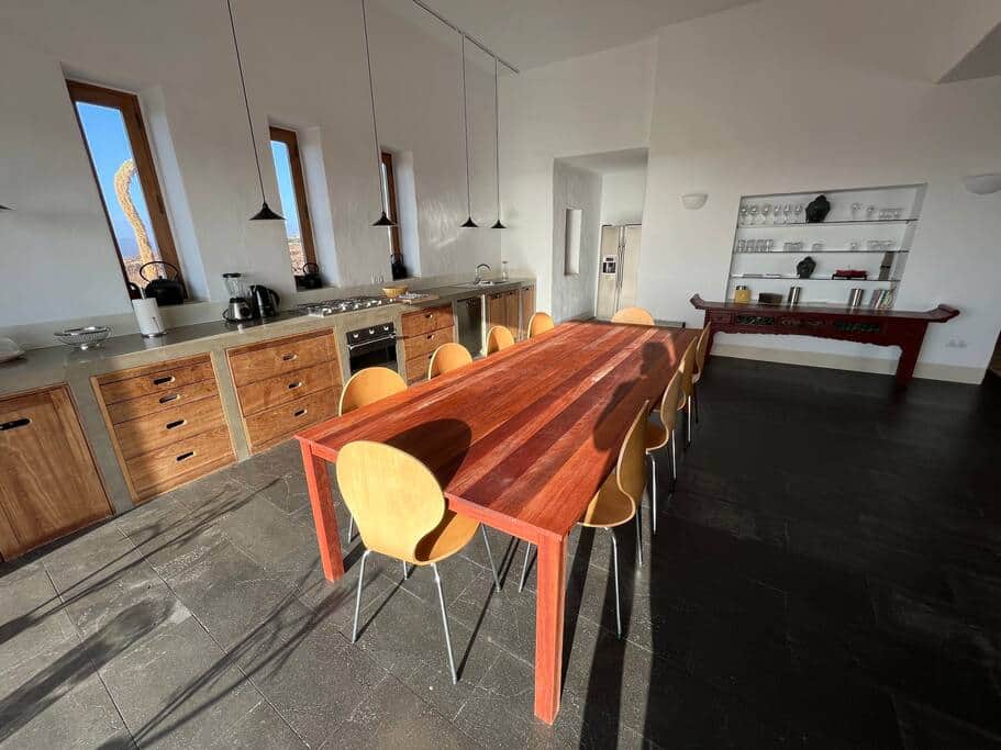 fully equipped kitchen