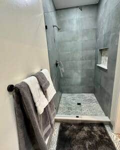 Primary Bathroom / Shower Primary Bathroom / Shower