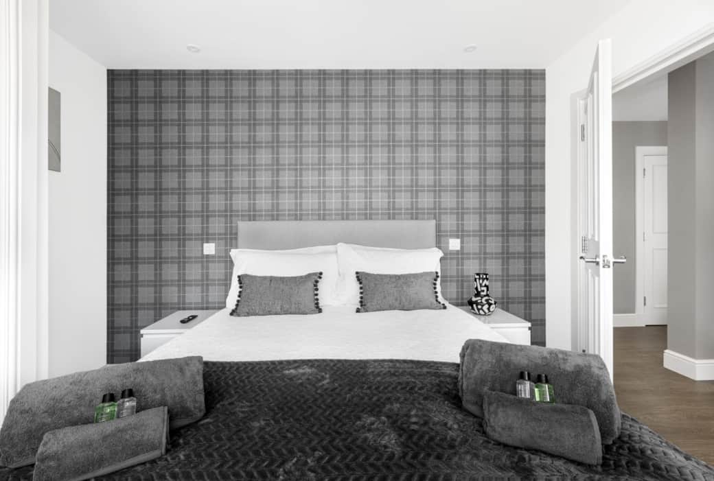Master King Size Bedroom