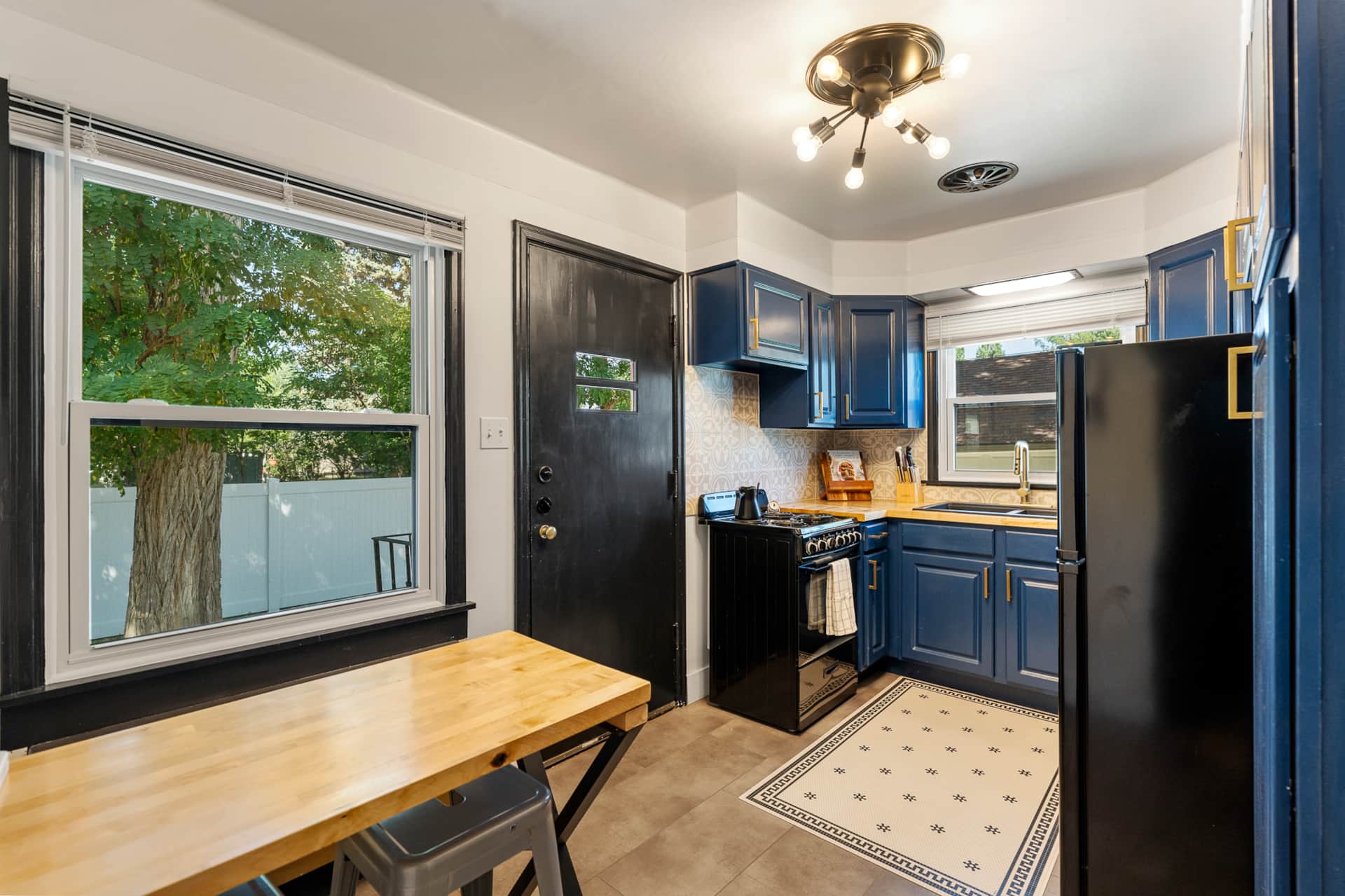 Troubadour Suite view