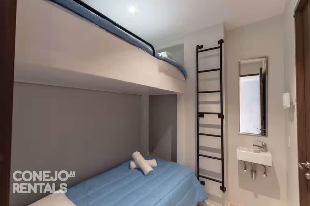 Confort y calidez dos camas individuales y baño propio. Bolongo, Punta de Mita
