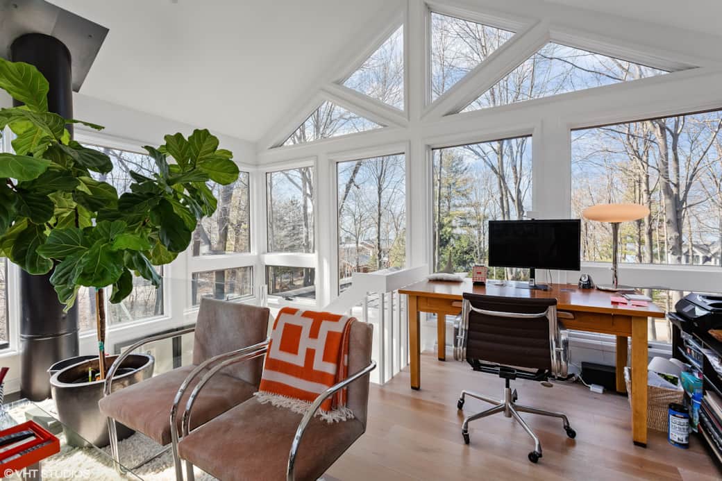 Treehouse - desk available for work