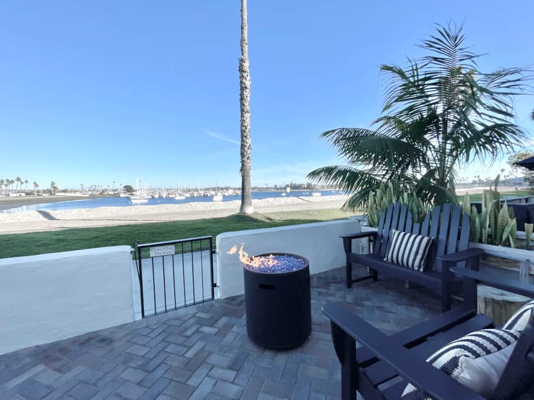 Front patio with fire pit