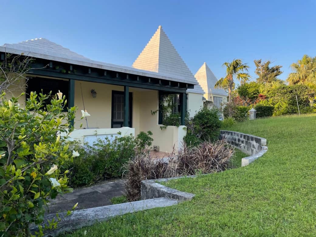 A cozy, Bermuda cottage