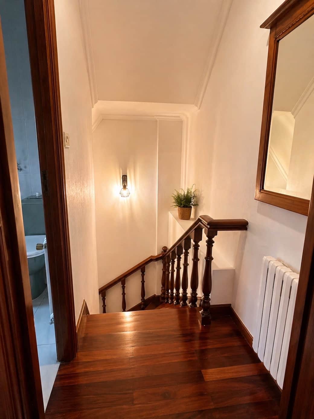 Escalera madera planta superior 