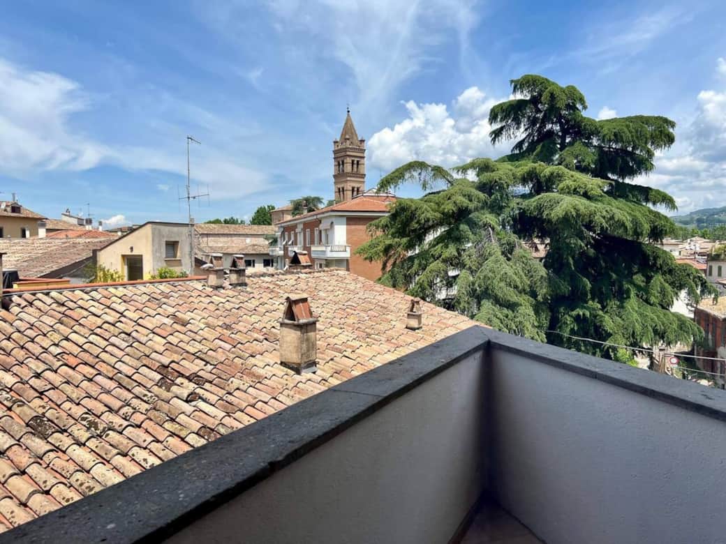 Vista Camera Matrimoniale con Balcone Vista Camera Matrimoniale con Balcone