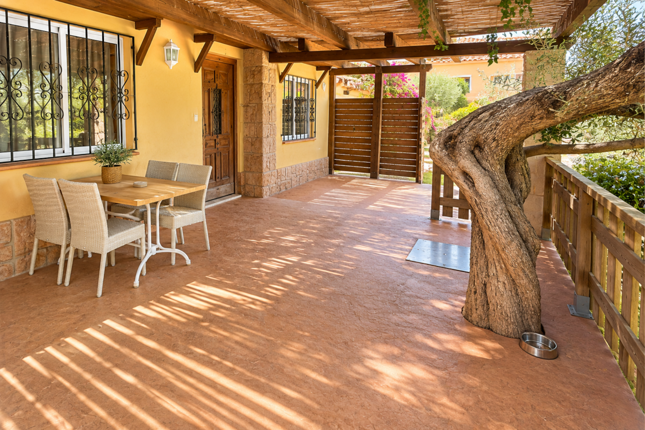 Exterior - La Cochera