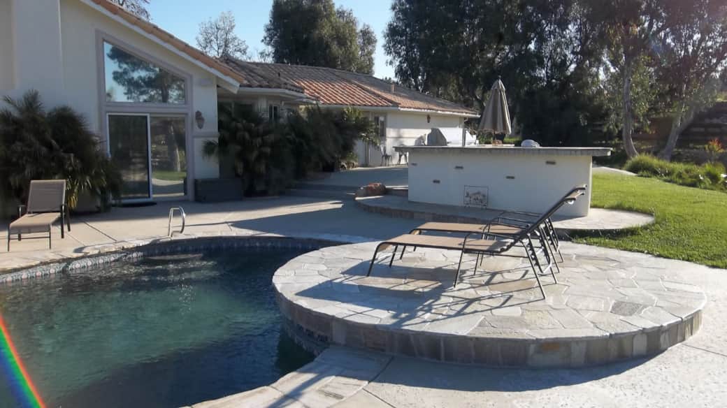 Summer Kitchen with professional BBQ Grill, Beer/Wine Kegerator and Fridge