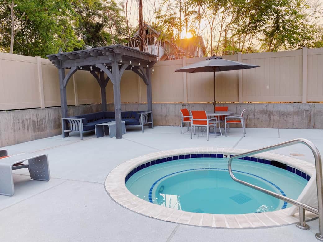 Relax and unwind - Hot tub open year round