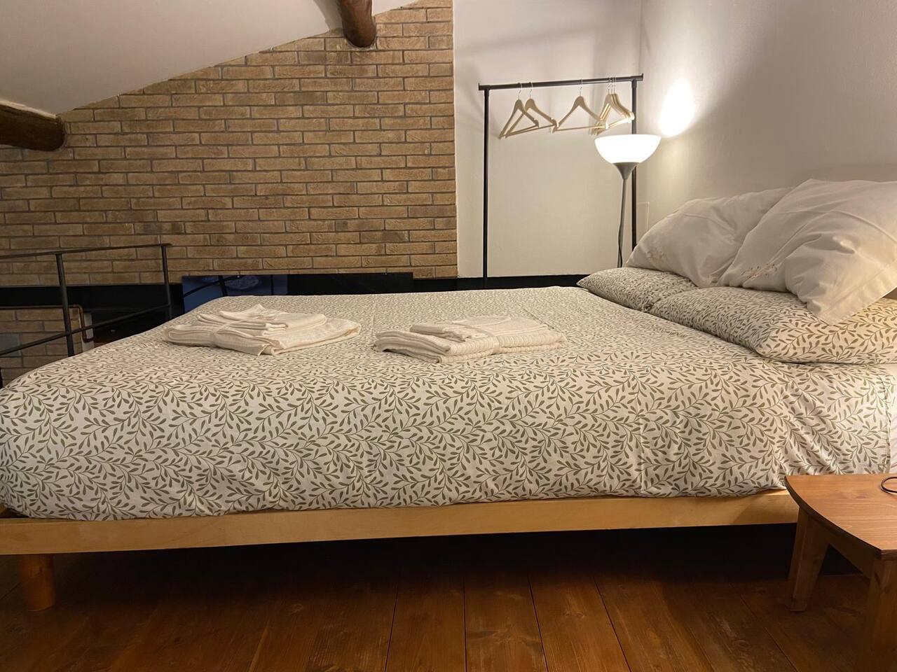 Camera da letto con letto matrimoniale 