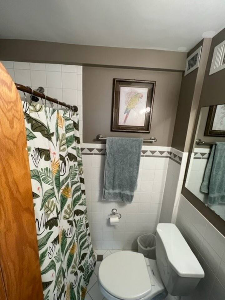 3 Bedroom-Steps Away from Beach! photo 6
