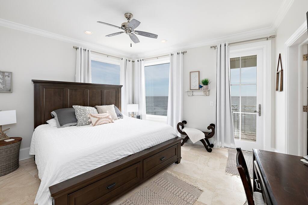 Third floor bedroom with king bed and amazing views!