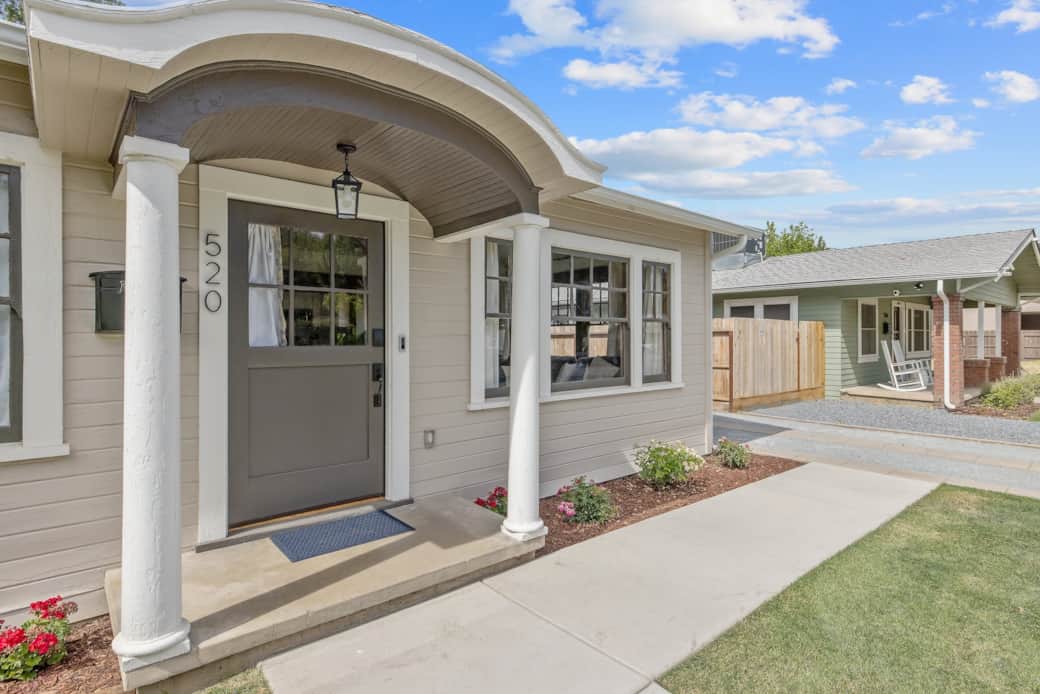 7 web or mls 713A9605