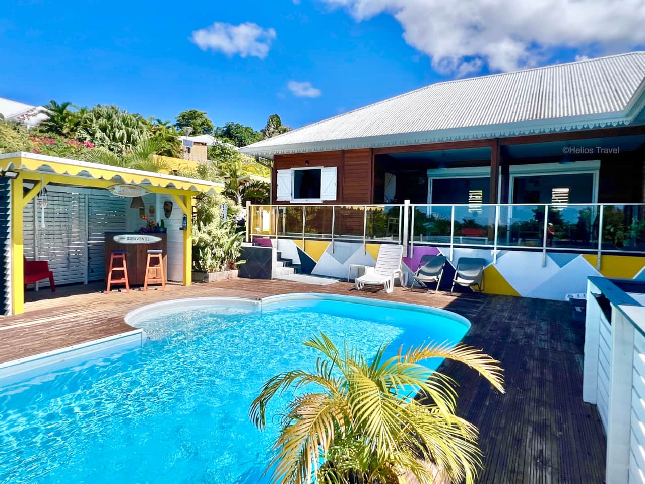 La piscine et la terrasse