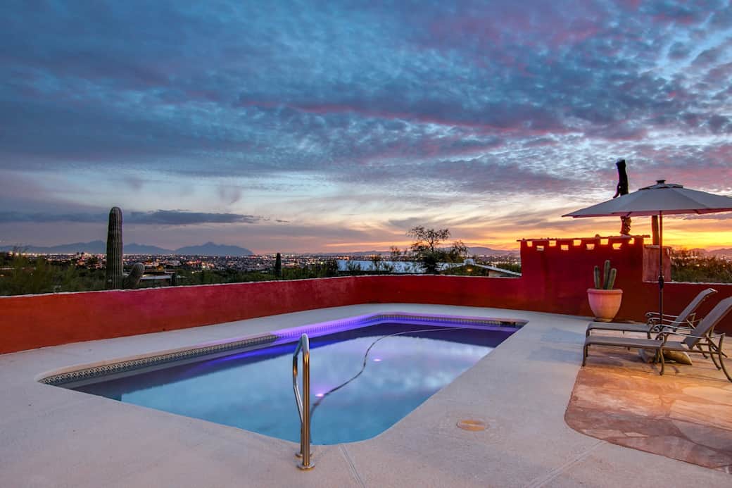 Pool and views Pool and views