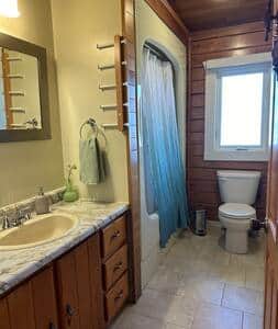 4-piece bathroom with a beautiful view of the bay! Full bathroom Renovation this fall.