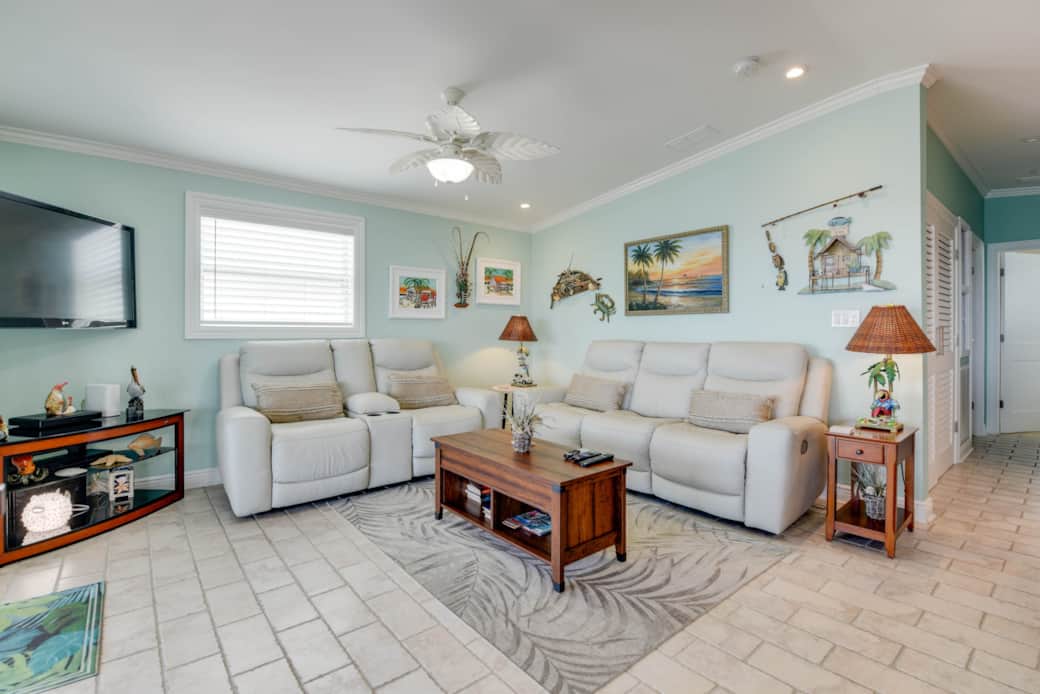 Oceanfront Living room Oceanfront Living room