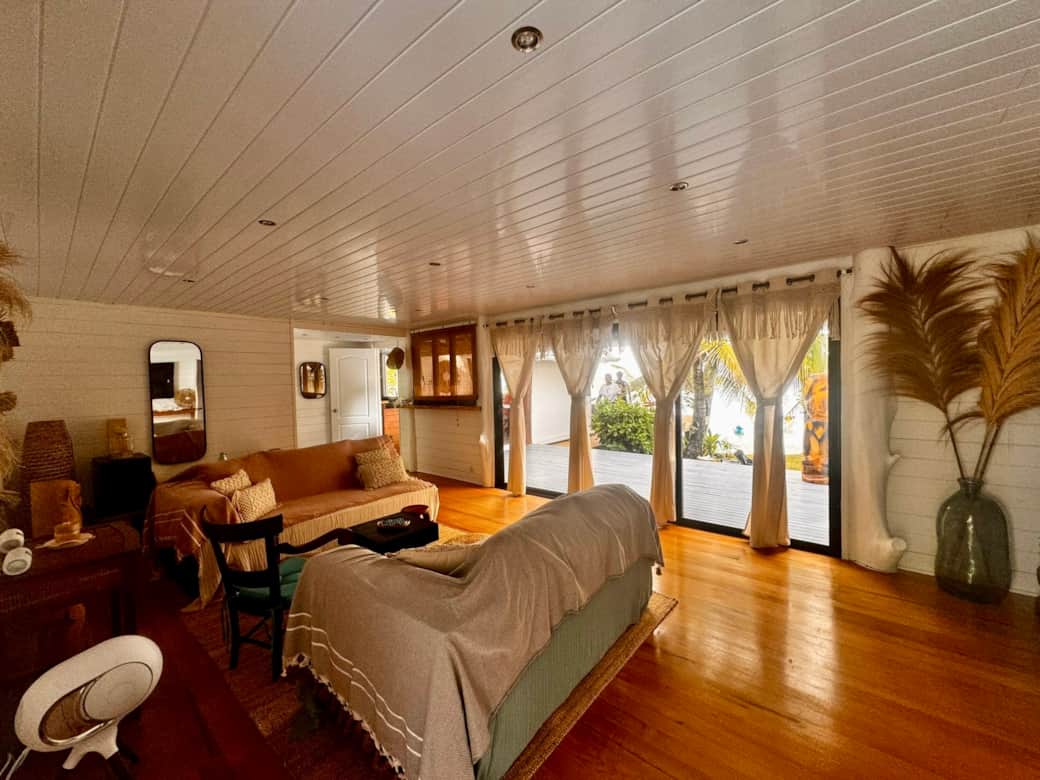 Salon cosy Fare One island Moorea Tahiti Salon cosy Fare One island Moorea Tahiti