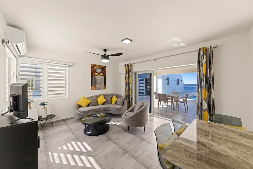Lagunbay Breeze Livingroom
