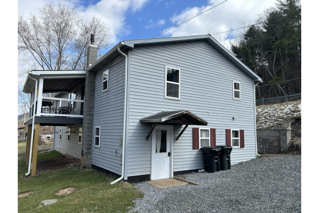Misty Mountain Cottage, enter on the lower/walk out basement level 